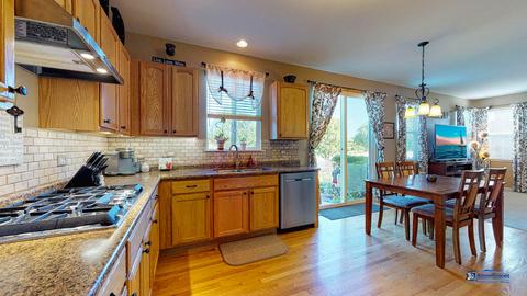 223 Tralee Ln, Mchenry, IL 60050 photo 11
