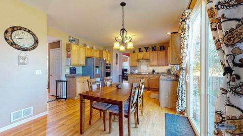 223 Tralee Ln, Mchenry, IL 60050 photo 15