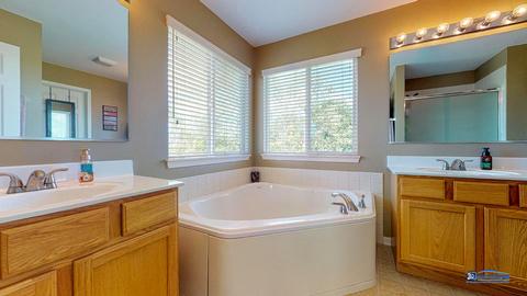 223 Tralee Ln, Mchenry, IL 60050 photo 23