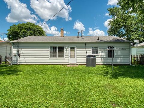 813 E Macarthur Ave, Bloomington, IL 61701 photo 25