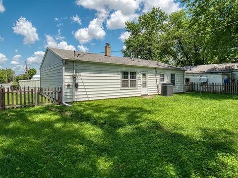 813 E Macarthur Ave, Bloomington, IL 61701 photo 24
