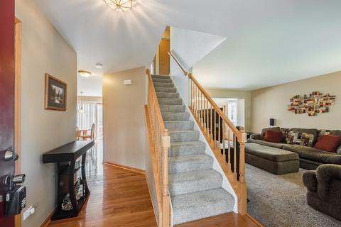 2429 Smithfield Ct, Aurora, IL 60503 photo 3