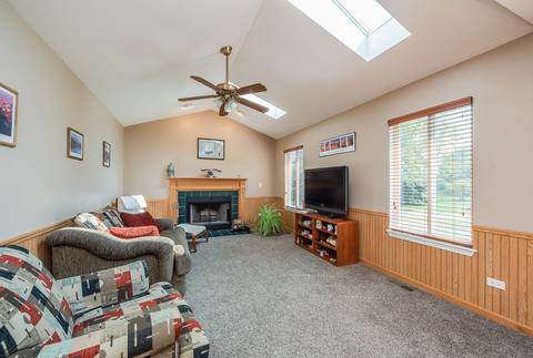 2429 Smithfield Ct, Aurora, IL 60503 photo 12