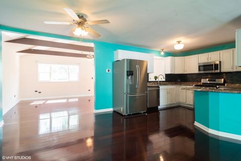 225 Payson St, Hoffman Estates, IL 60169 photo 4