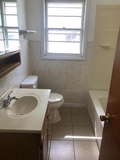 317 E Sunset Pl, Dekalb, IL 60115 photo 8