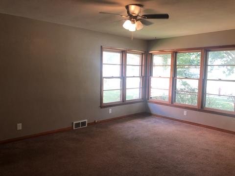 317 E Sunset Pl, Dekalb, IL 60115 photo 2