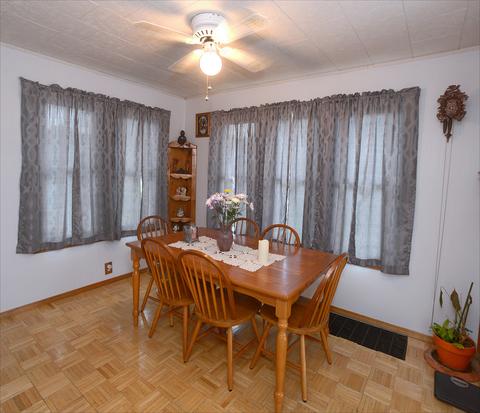 932 E Main St, Ottawa, IL 61350 photo 3