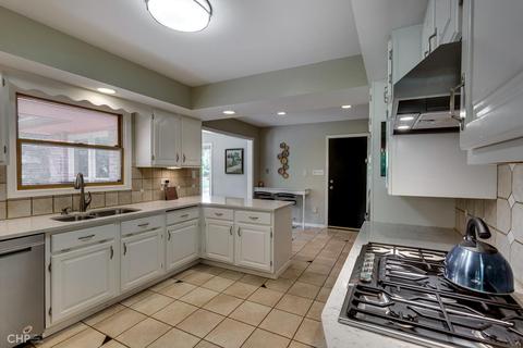 741 Becker Rd, Glenview, IL 60025 photo 7