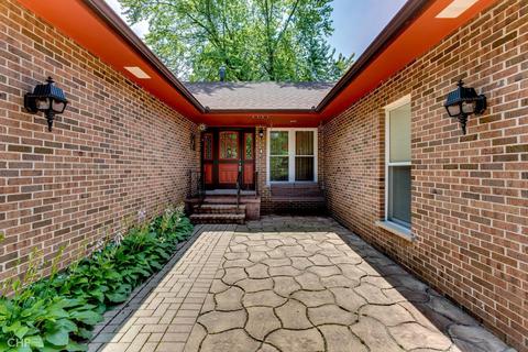 741 Becker Rd, Glenview, IL 60025 photo 4