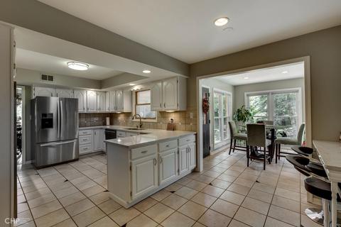 741 Becker Rd, Glenview, IL 60025 photo 6