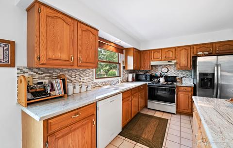 1000 Wakefield Dr, Elgin, IL 60120 photo 22