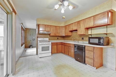 5708 Fox Lake Rd, Mchenry, IL 60051 photo 3