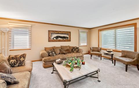847 Kent Cir, Bartlett, IL 60103 photo 3