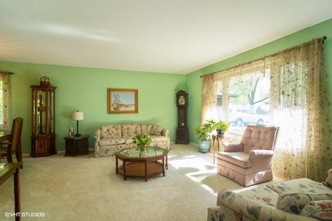 220 N Stratton Ln, Mount Prospect, IL 60056 photo 2