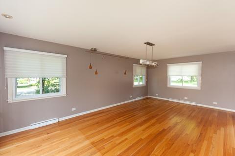 10 Pine St, Deerfield, IL 60015 photo 4
