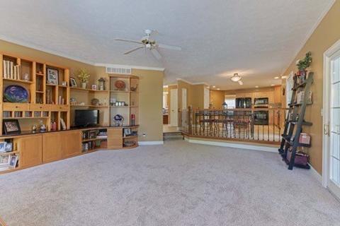 1301 Crown Ct, Bloomington, IL 61704 photo 13