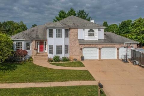1301 Crown Ct, Bloomington, IL 61704 photo 1