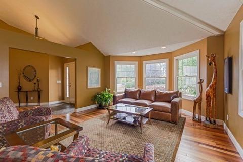 1301 Crown Ct, Bloomington, IL 61704 photo 6