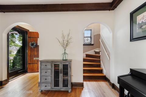 517 S Summit St, Wheaton, IL 60187 photo 3
