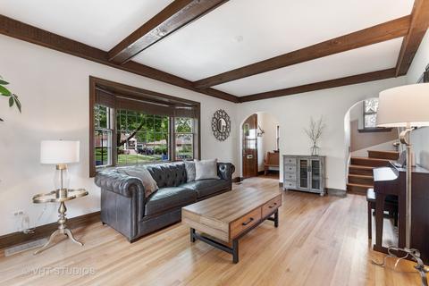 517 S Summit St, Wheaton, IL 60187 photo 2