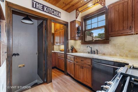 517 S Summit St, Wheaton, IL 60187 photo 5