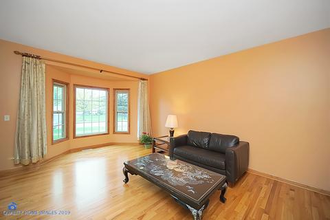 1940 Gardner Cir E, Aurora, IL 60503 photo 5