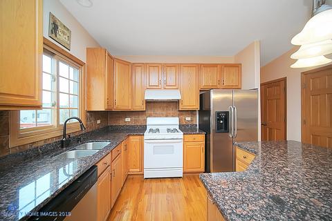 1940 Gardner Cir E, Aurora, IL 60503 photo 9