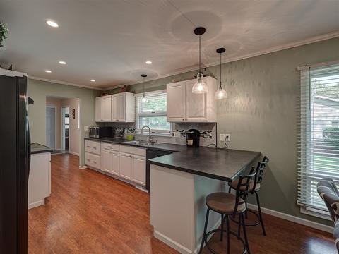 201 Crescent St, Colfax, IL 61728 photo 9