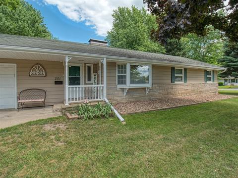 201 Crescent St, Colfax, IL 61728 photo 2