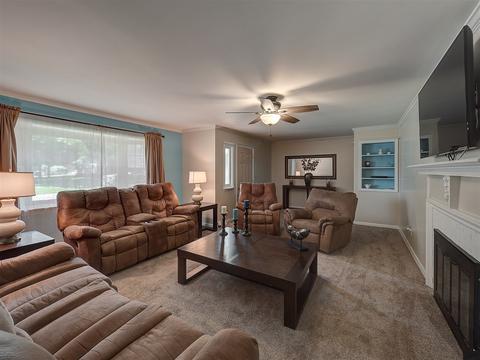 201 Crescent St, Colfax, IL 61728 photo 6