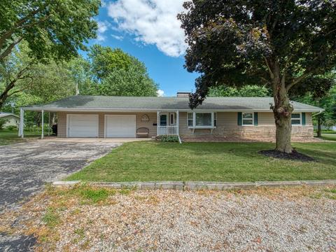 201 Crescent St, Colfax, IL 61728 photo 1