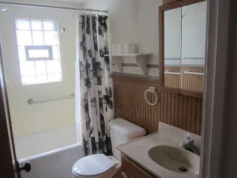 118 E Adams Ave, Watseka, IL 60970 photo 8