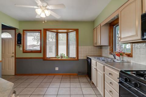 309 Meadows Ave, Bloomington, IL 61701 photo 7