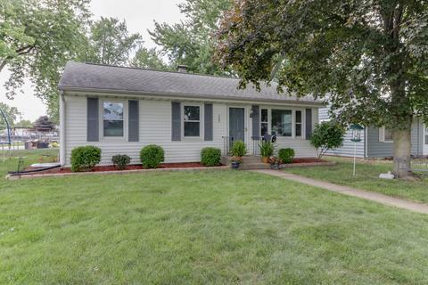 309 Meadows Ave, Bloomington, IL 61701 photo 1