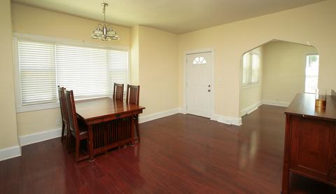 1056 Augusta Ave, Elgin, IL 60120 photo 4