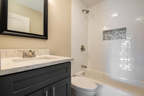 110 Joslyn Dr, Elgin, IL 60120 photo 20