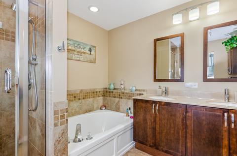 5933 Chatham Dr, Hoffman Estates, IL 60192 photo 15