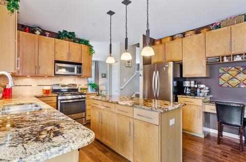 5933 Chatham Dr, Hoffman Estates, IL 60192 photo 8