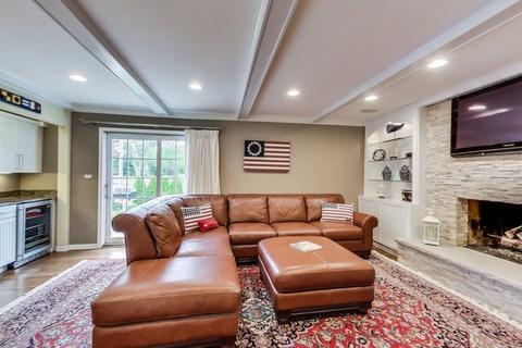 2775 Grace Rd, Northbrook, IL 60062 photo 9