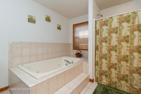 1435 E Cap Cir, Bourbonnais, IL 60914 photo 10