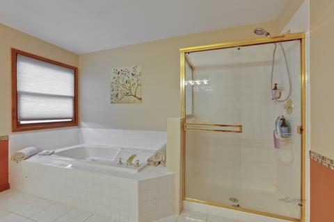 910 Pearson Rd, Cary, IL 60013 photo 16