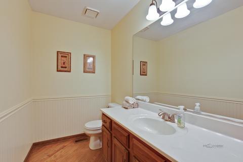 910 Pearson Rd, Cary, IL 60013 photo 11
