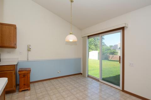 1112 Sawmill Ln, Algonquin, IL 60102 photo 8