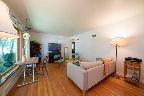 423 S Gables Blvd, Wheaton, IL 60187 photo 2