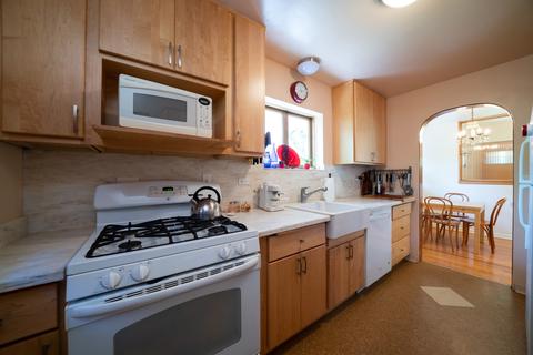 423 S Gables Blvd, Wheaton, IL 60187 photo 4