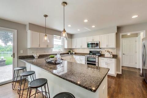 464 S Western Ave, Bartlett, IL 60103 photo 9