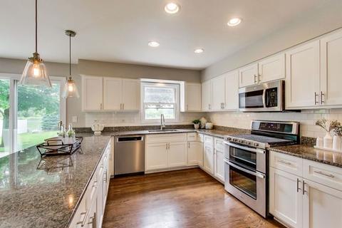 464 S Western Ave, Bartlett, IL 60103 photo 11