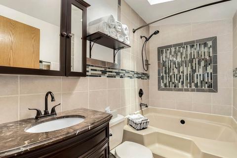 642 Rosner Dr, Roselle, IL 60172 photo 12
