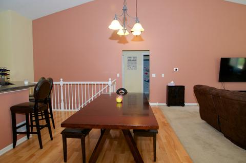 320 Weymouth Ave, Elgin, IL 60124 photo 7