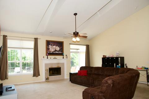 320 Weymouth Ave, Elgin, IL 60124 photo 10
